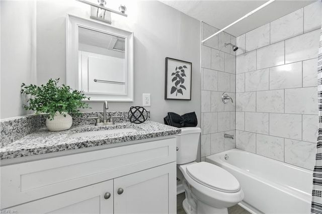5553 Rock Creek LN, Virginia Beach, VA 23462