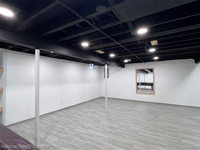 36525 Lochdale, Farmington Hills, MI 48335