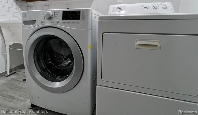 36525 Lochdale, Farmington Hills, MI 48335