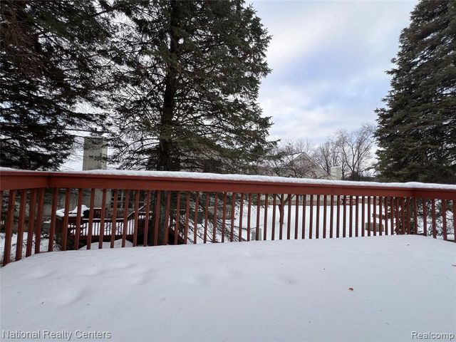 36525 Lochdale, Farmington Hills, MI 48335