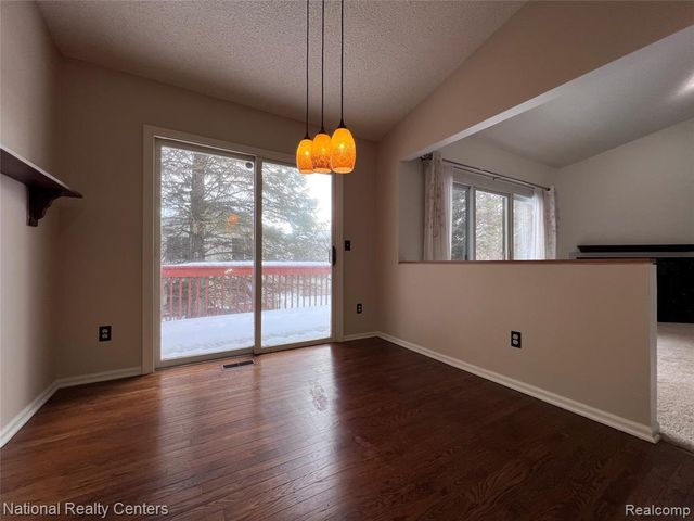 36525 Lochdale, Farmington Hills, MI 48335