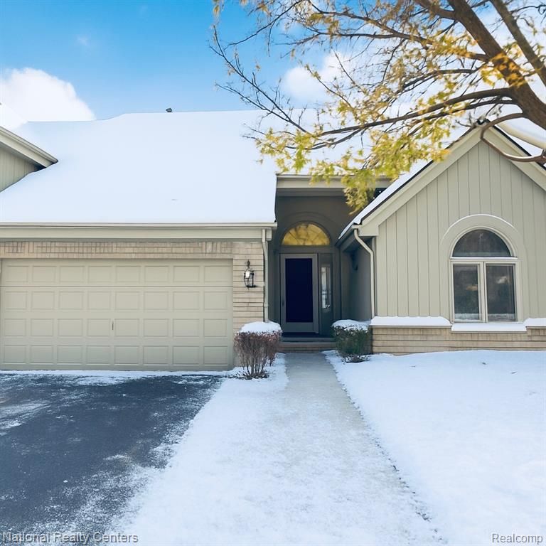 36525 Lochdale, Farmington Hills, MI 48335