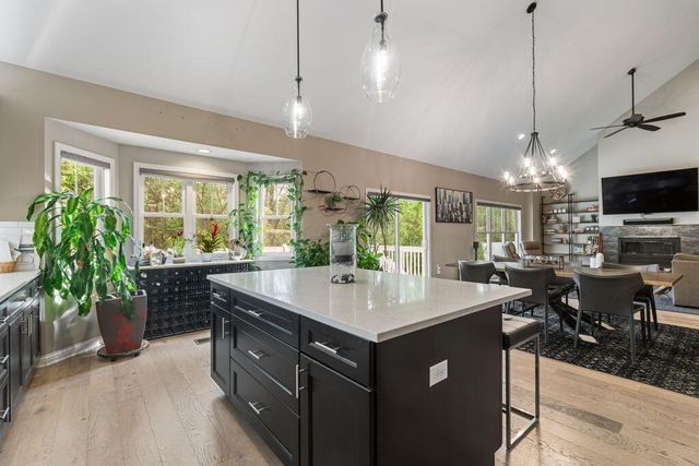 167 Creekside Green Drive, Gahanna, OH 43230