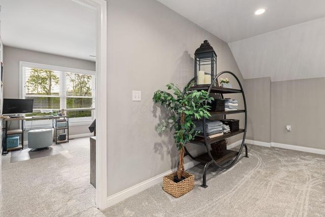 167 Creekside Green Drive, Gahanna, OH 43230