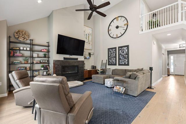 167 Creekside Green Drive, Gahanna, OH 43230