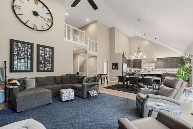 167 Creekside Green Drive, Gahanna, OH 43230