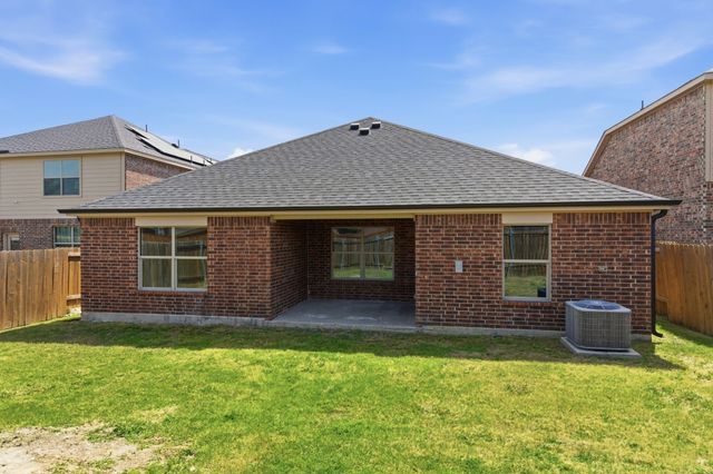 127 Bluebonnet Drive, Sanger, TX 76266