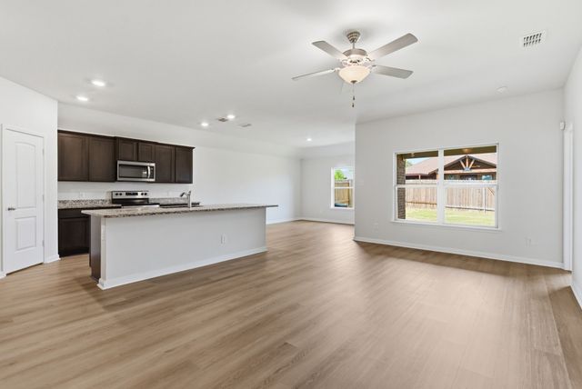 127 Bluebonnet Drive, Sanger, TX 76266
