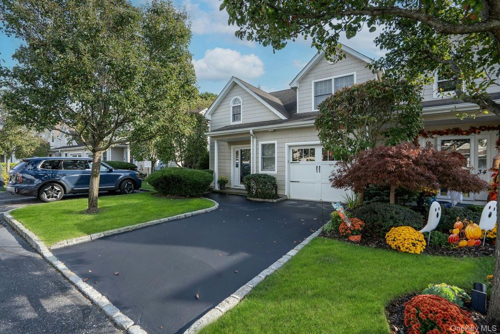 32 Coral Lane, Sayville, NY 11782 — photo 2