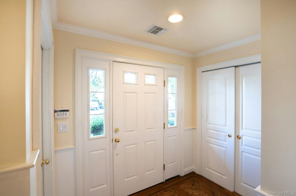 32 Coral Lane, Sayville, NY 11782 — photo 4