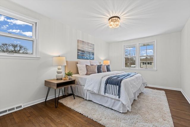 458 S Burno Drive, Palatine, IL 60067