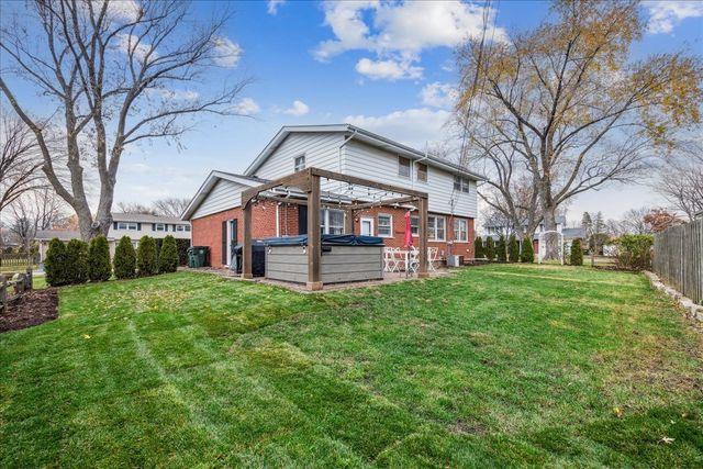458 S Burno Drive, Palatine, IL 60067