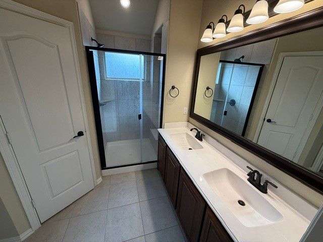 504 Ridgewater Trail, Fort Worth, TX 76131