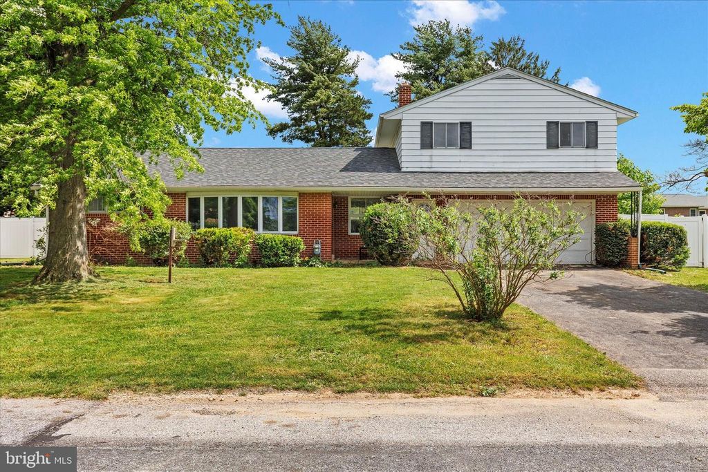 2300 LOCUST ROAD, Dover, PA 17315