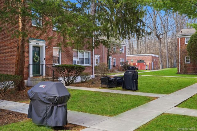 9 Fieldstone Drive 118, Hartsdale, NY 10530