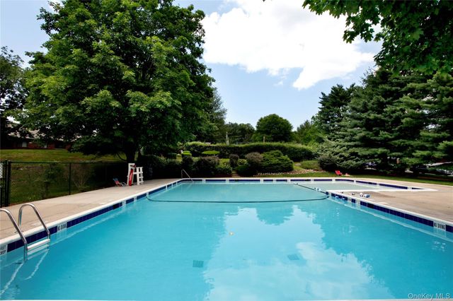 9 Fieldstone Drive 118, Hartsdale, NY 10530