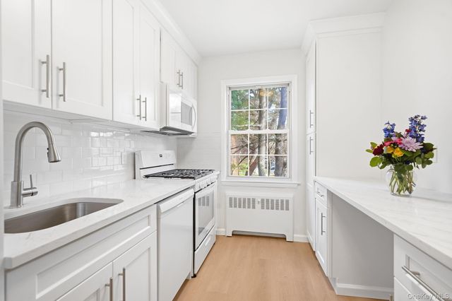 9 Fieldstone Drive 118, Hartsdale, NY 10530