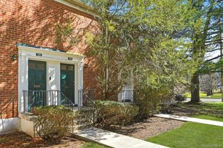 9 Fieldstone Drive 118, Hartsdale, NY 10530