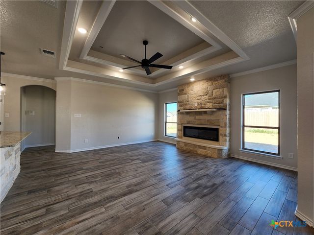 724 Golden Eagle Drive, Salado, TX 76571