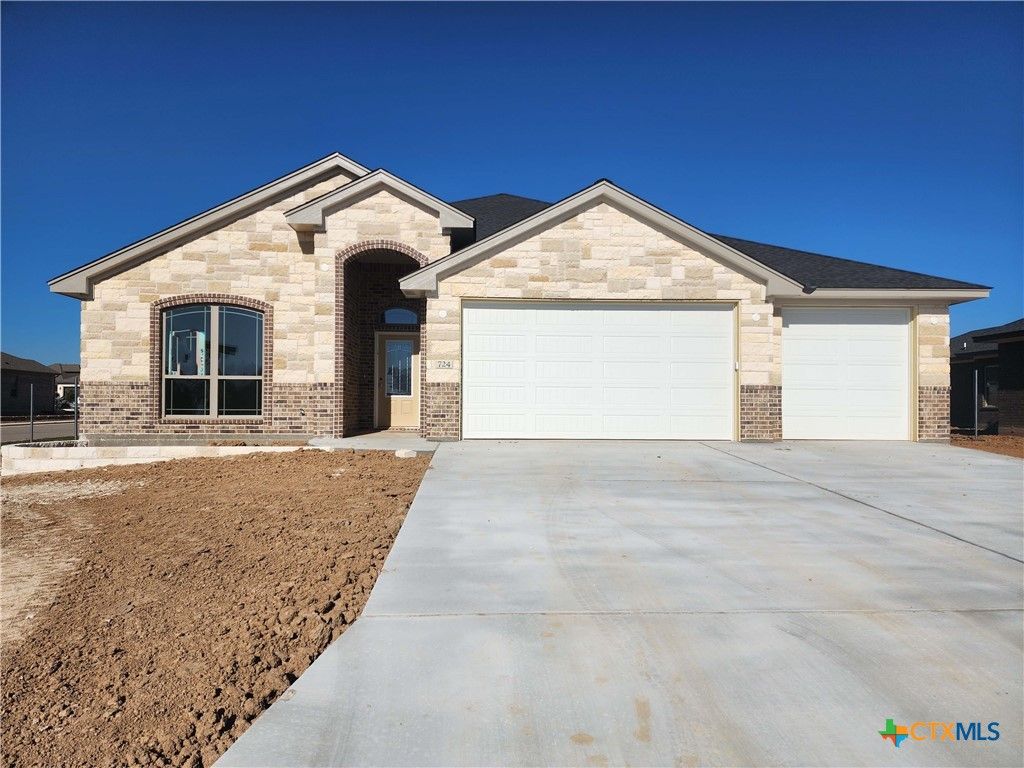 724 Golden Eagle Drive, Salado, TX 76571