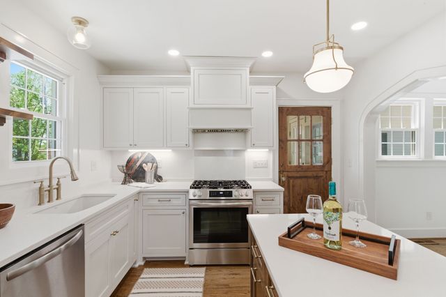 404 Murrell St, Dickson, TN 37055