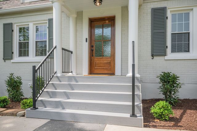 404 Murrell St, Dickson, TN 37055