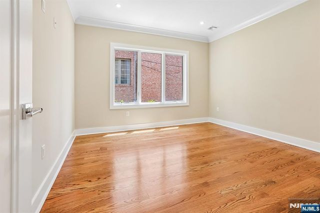 211 Warwick Avenue 1, Fort Lee, NJ 07024