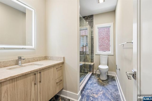 211 Warwick Avenue 1, Fort Lee, NJ 07024