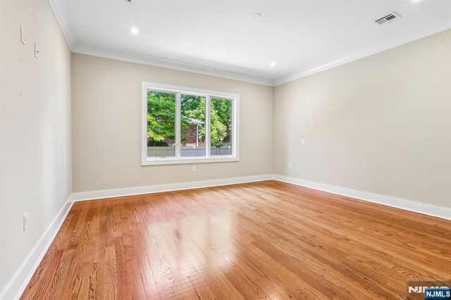 211 Warwick Avenue 1, Fort Lee, NJ 07024