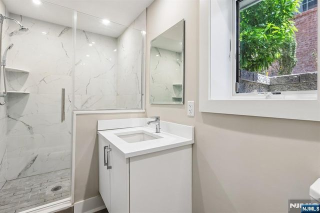 211 Warwick Avenue 1, Fort Lee, NJ 07024