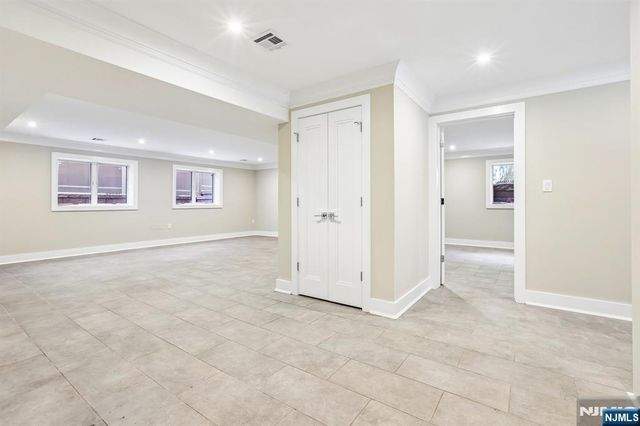 211 Warwick Avenue 1, Fort Lee, NJ 07024