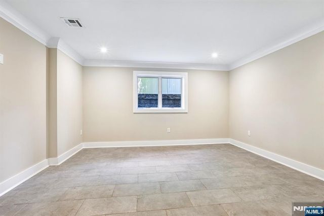 211 Warwick Avenue 1, Fort Lee, NJ 07024