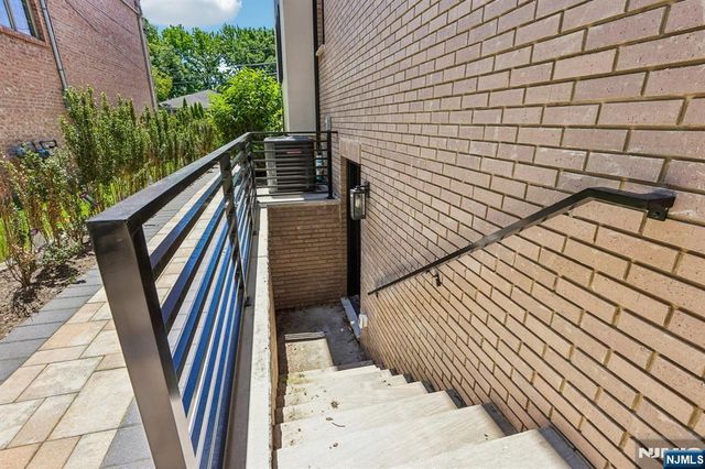 211 Warwick Avenue 1, Fort Lee, NJ 07024