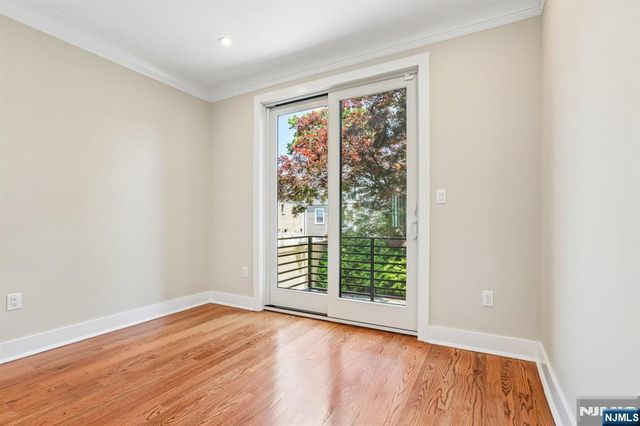 211 Warwick Avenue 1, Fort Lee, NJ 07024