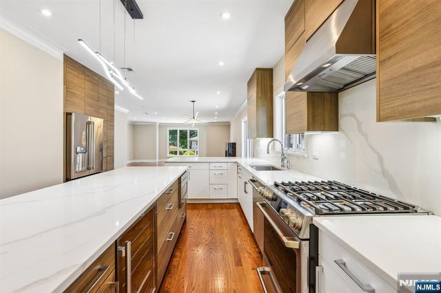 211 Warwick Avenue 1, Fort Lee, NJ 07024