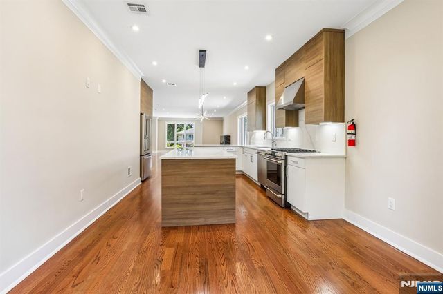 211 Warwick Avenue 1, Fort Lee, NJ 07024