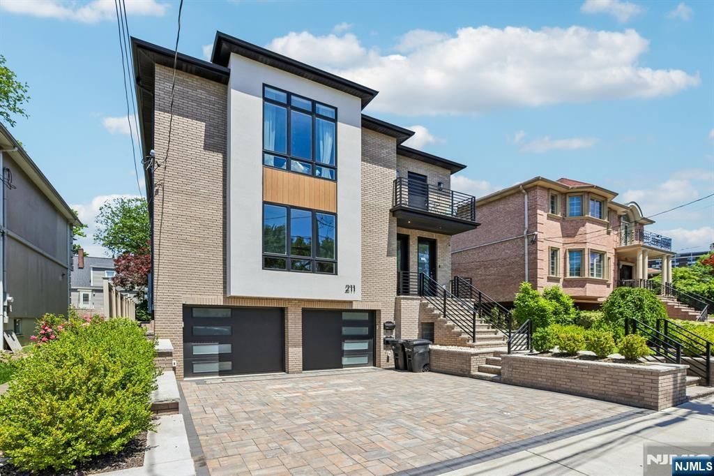 211 Warwick Avenue 1, Fort Lee, NJ 07024