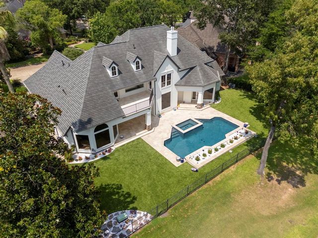 275 N Silvershire Circle, The Woodlands, TX 77381