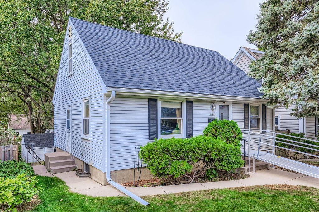 2736 Brunswick Avenue S, Saint Louis Park, MN 55416