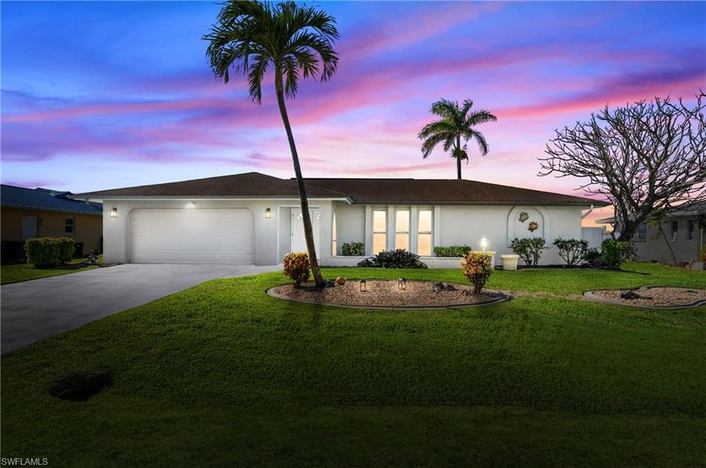 Image 1 of property listing at 1936 SE 31st TER, Cape Coral, FL 33904