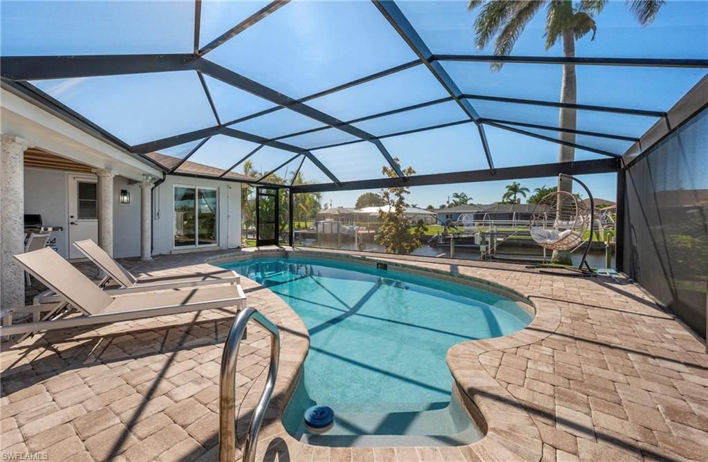Image 16 of property listing at 1936 SE 31st TER, Cape Coral, FL 33904