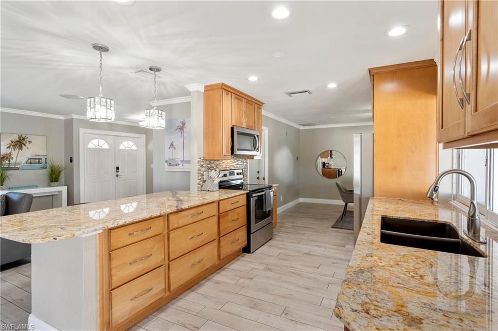 Image 28 of property listing at 1936 SE 31st TER, Cape Coral, FL 33904