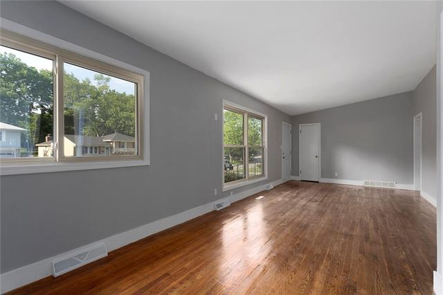 12205 E 46th Street S, Independence, MO 64055