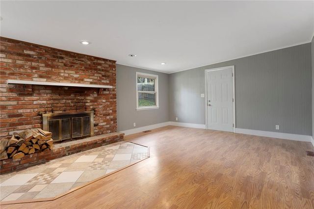 12205 E 46th Street S, Independence, MO 64055