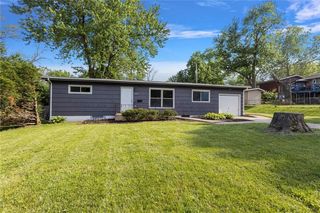 12205 E 46th Street S, Independence, MO 64055