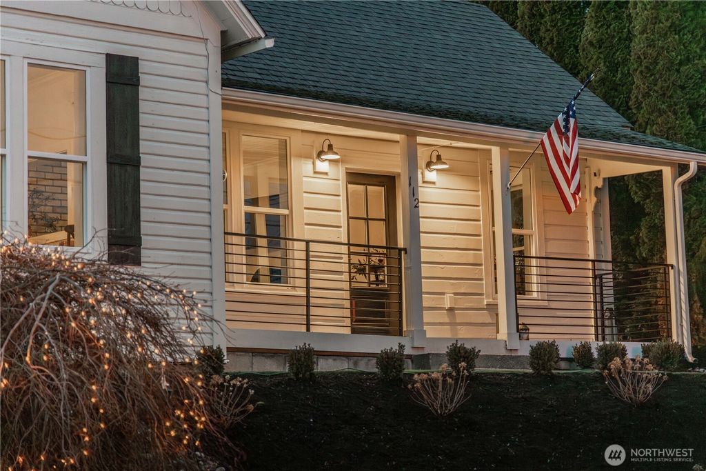 112 Avenue A, Snohomish, WA 98290