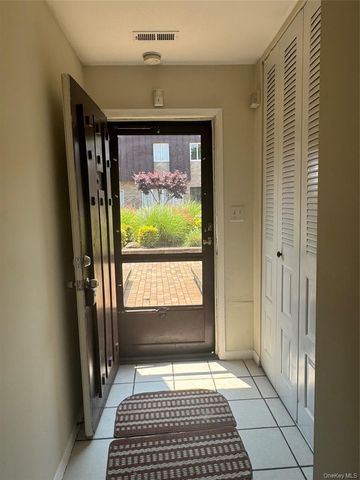 200 Hilton Avenue 30, Hempstead, NY 11550