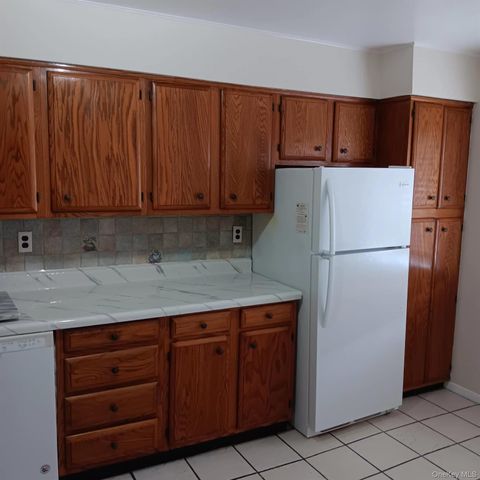 200 Hilton Avenue 30, Hempstead, NY 11550