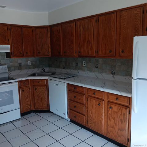 200 Hilton Avenue 30, Hempstead, NY 11550