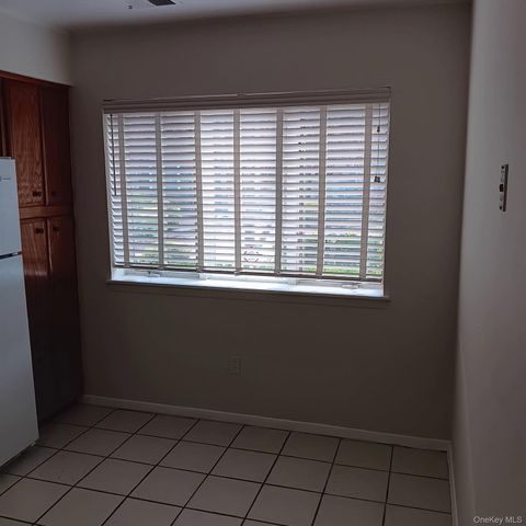 200 Hilton Avenue 30, Hempstead, NY 11550